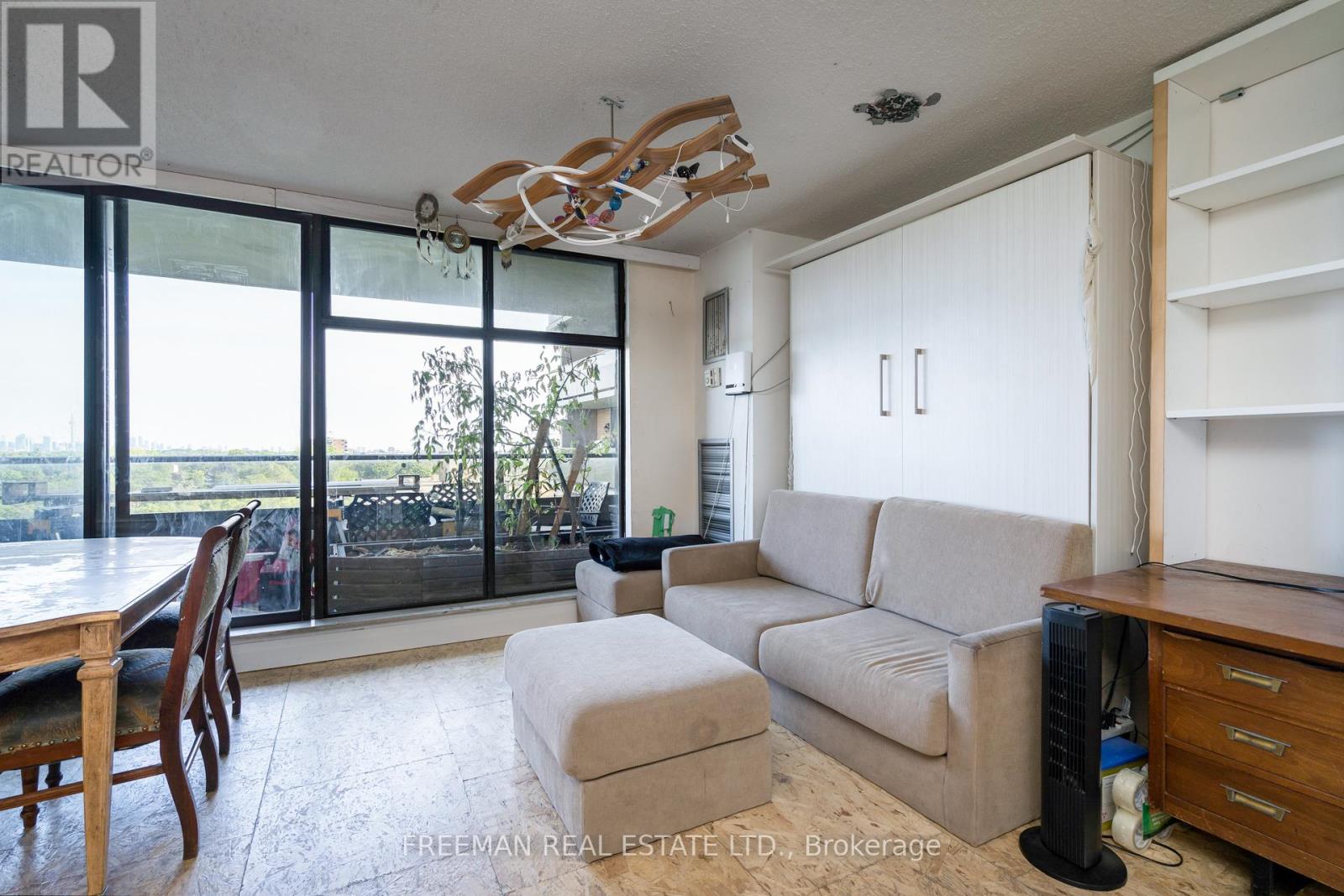 906 - 135 Marlee Avenue, Toronto, Ontario  M6B 4C6 - Photo 8 - W12925276