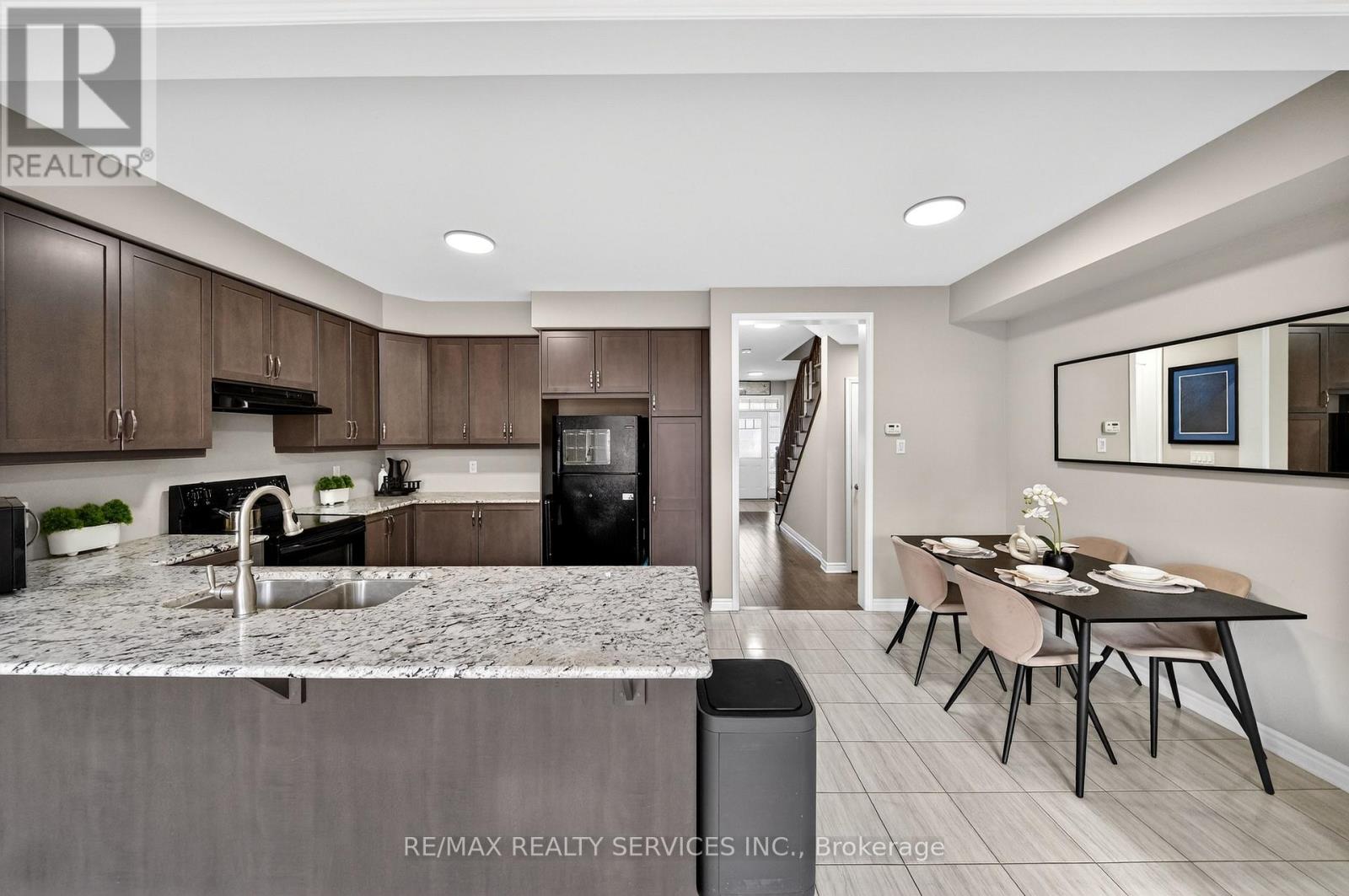 76 Phyllis Drive, Caledon, Ontario  L7C 4E2 - Photo 19 - W12925284