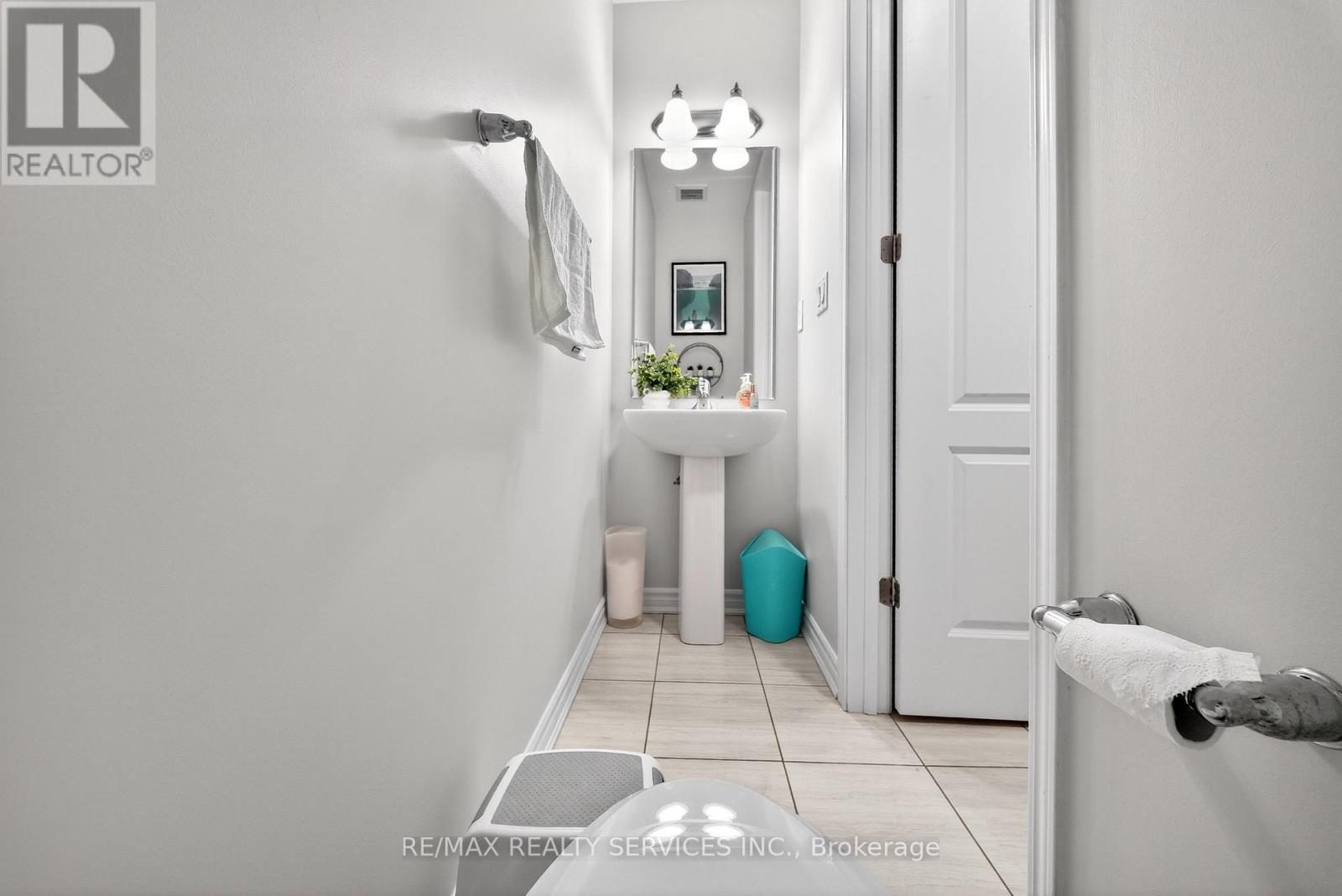 76 Phyllis Drive, Caledon, Ontario  L7C 4E2 - Photo 22 - W12925284