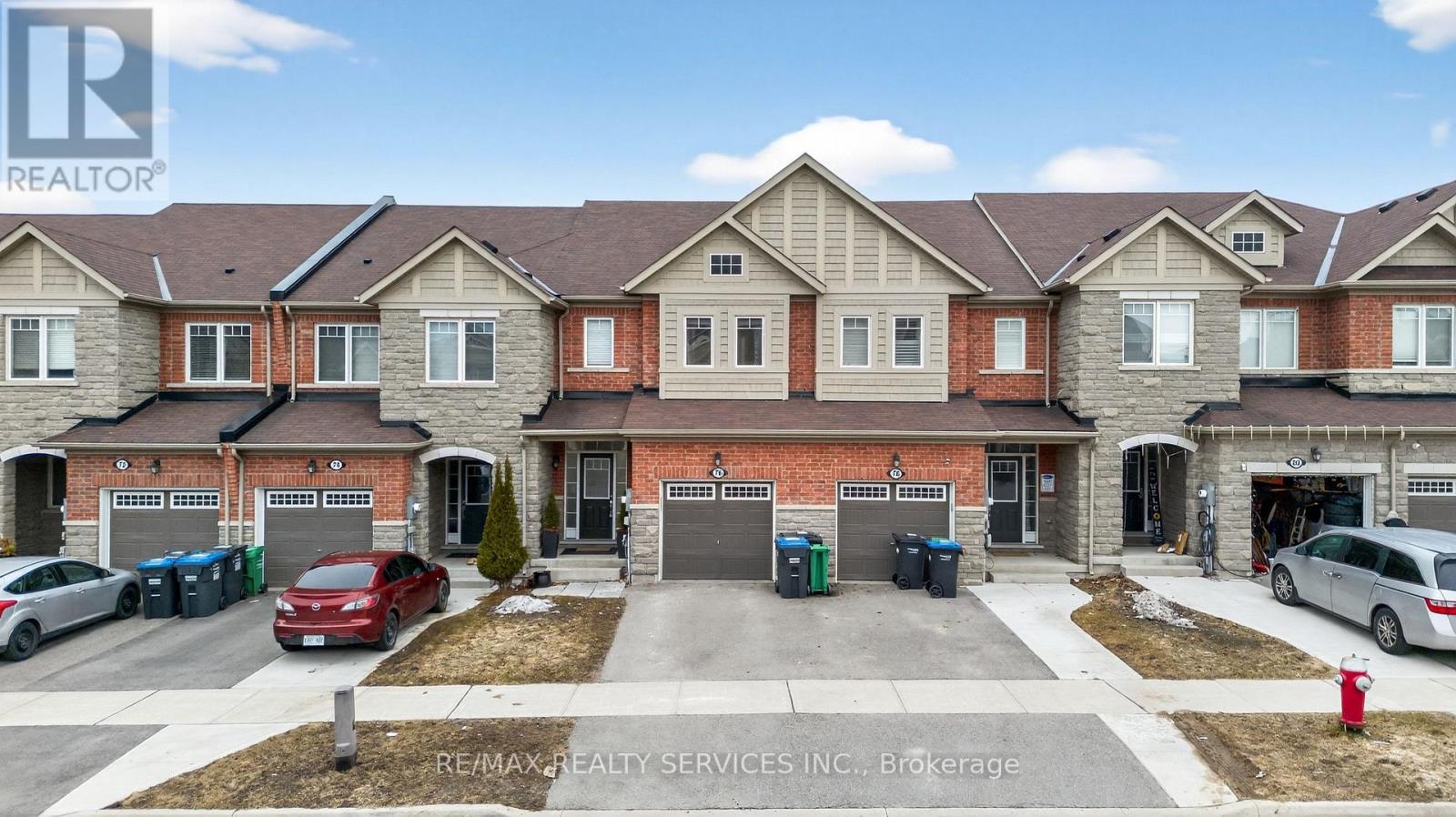 76 Phyllis Drive, Caledon, Ontario  L7C 4E2 - Photo 3 - W12925284