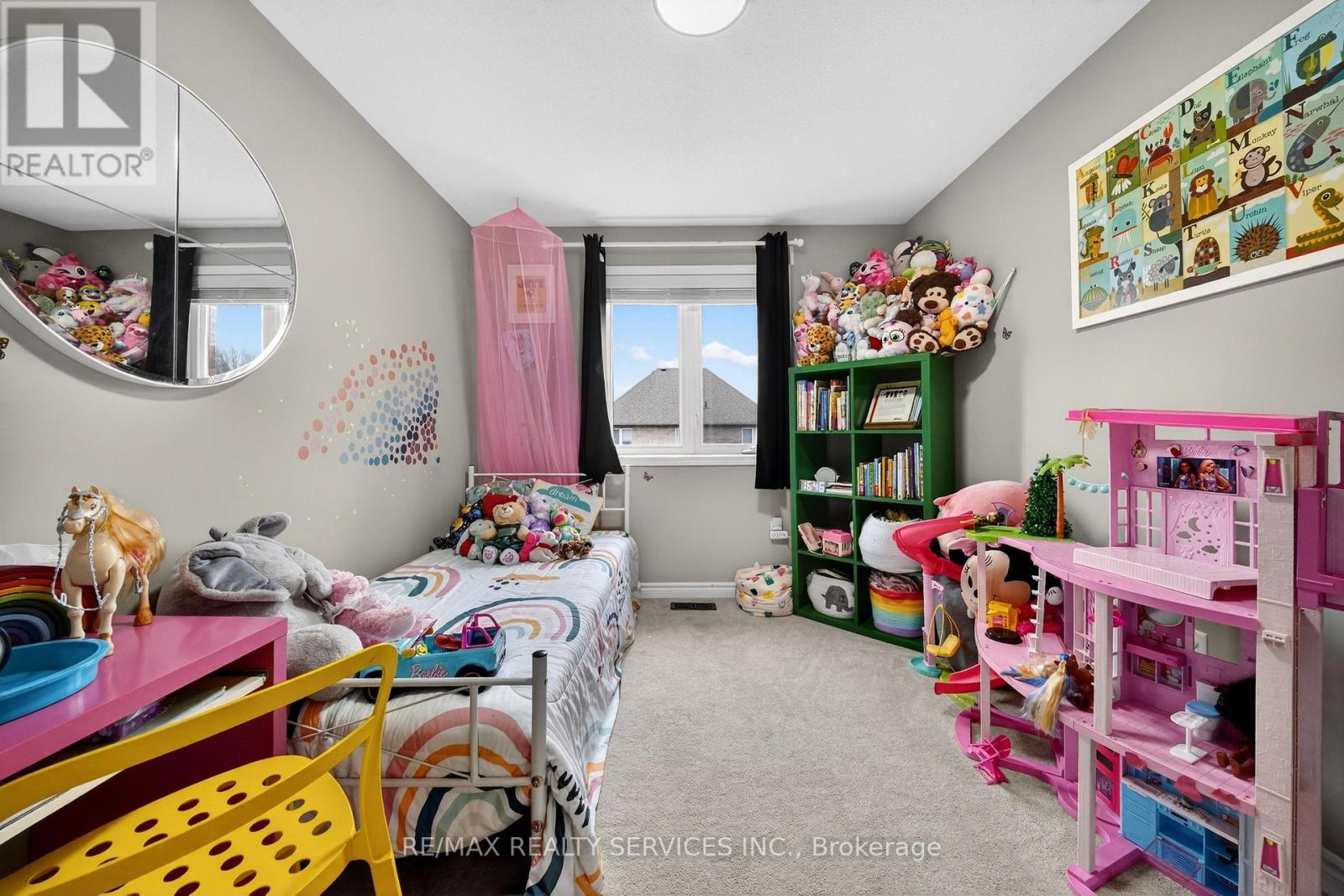 76 Phyllis Drive, Caledon, Ontario  L7C 4E2 - Photo 33 - W12925284