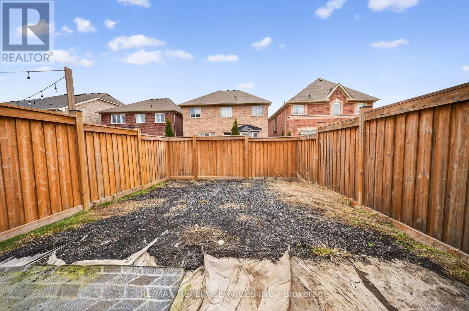 76 Phyllis Drive, Caledon, Ontario  L7C 4E2 - Photo 43 - W12925284