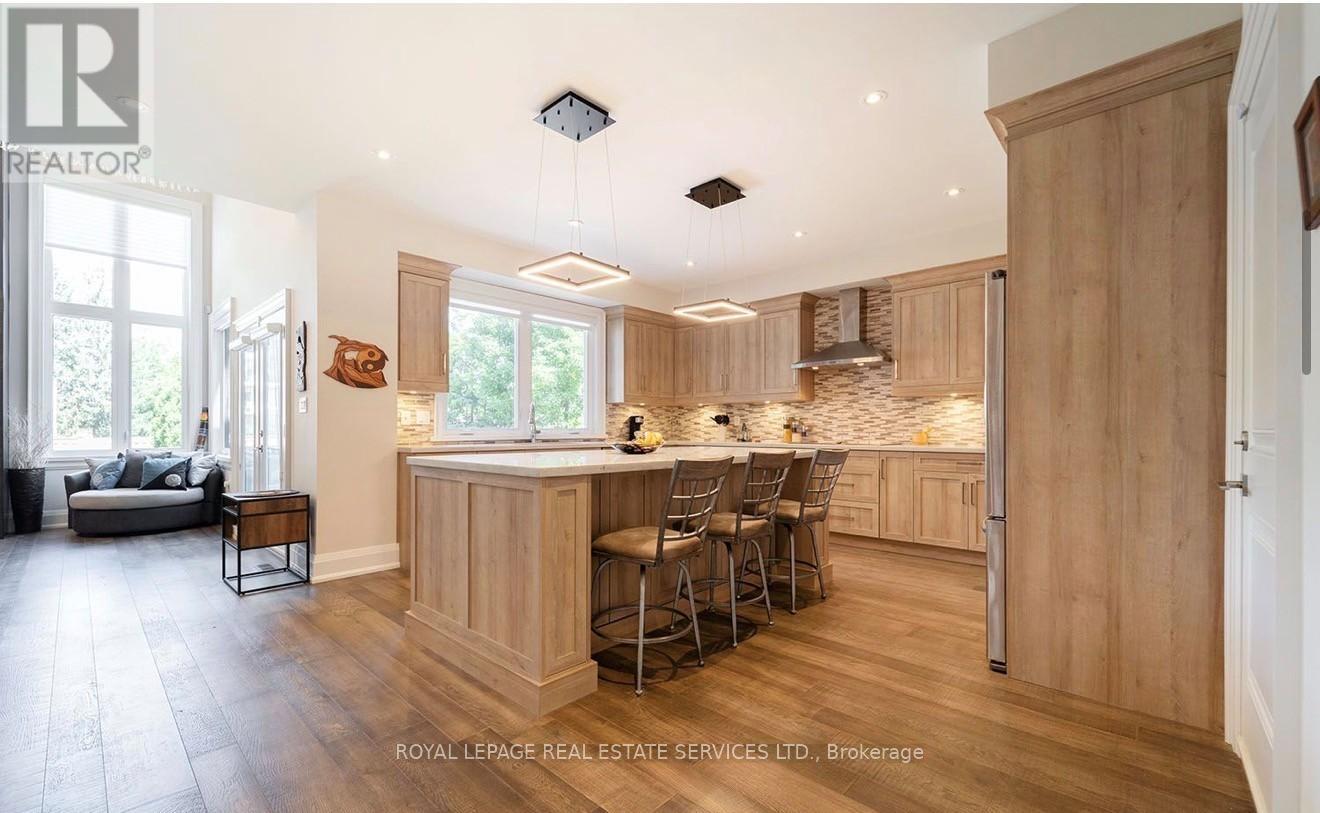 2163 Deyncourt Drive, Burlington (Brant), Ontario  L7R 1W2 - Photo 11 - W12925308