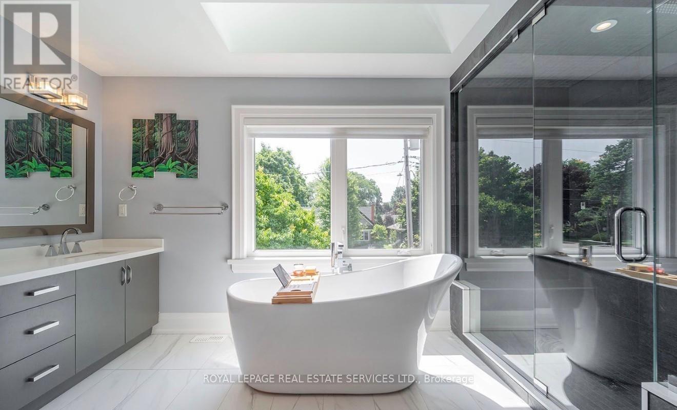 2163 Deyncourt Drive, Burlington (Brant), Ontario  L7R 1W2 - Photo 21 - W12925308