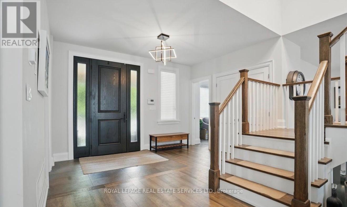 2163 Deyncourt Drive, Burlington (Brant), Ontario  L7R 1W2 - Photo 4 - W12925308