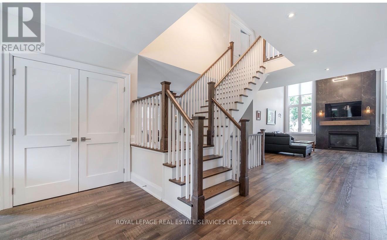 2163 Deyncourt Drive, Burlington (Brant), Ontario  L7R 1W2 - Photo 5 - W12925308