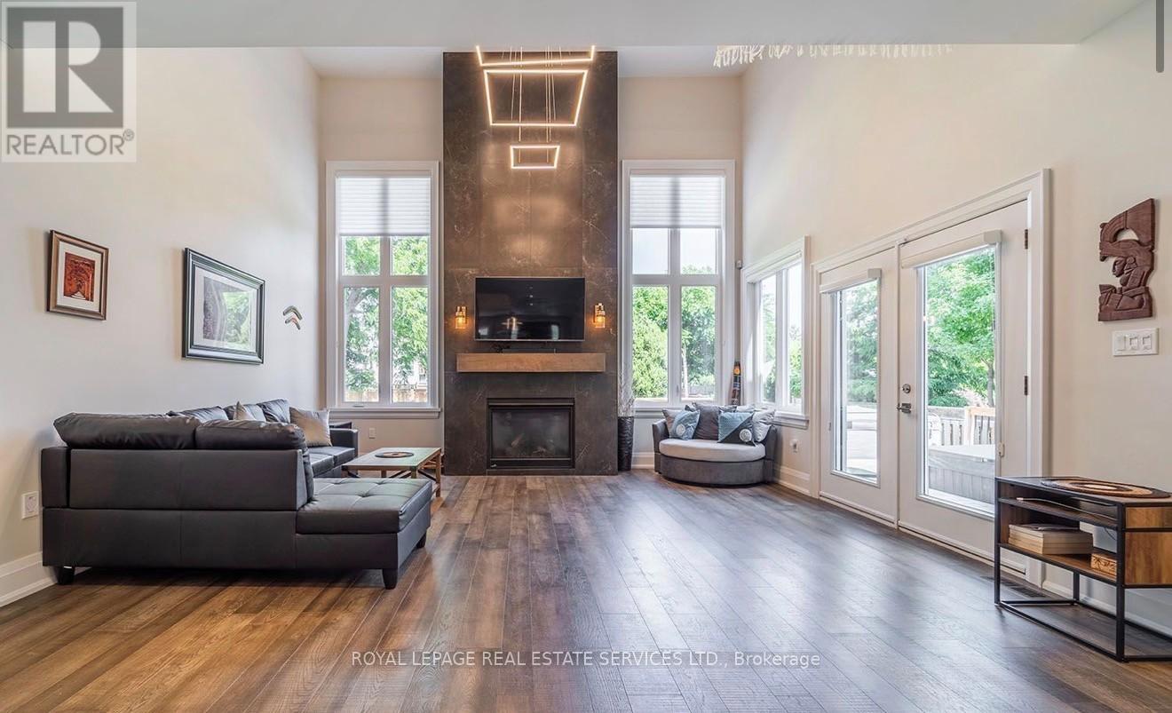 2163 Deyncourt Drive, Burlington (Brant), Ontario  L7R 1W2 - Photo 6 - W12925308