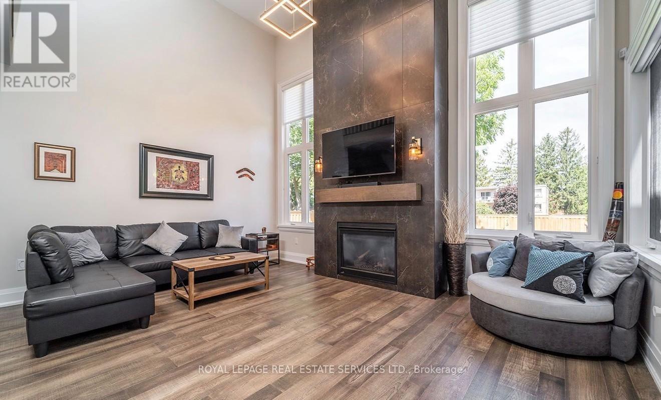 2163 Deyncourt Drive, Burlington (Brant), Ontario  L7R 1W2 - Photo 7 - W12925308