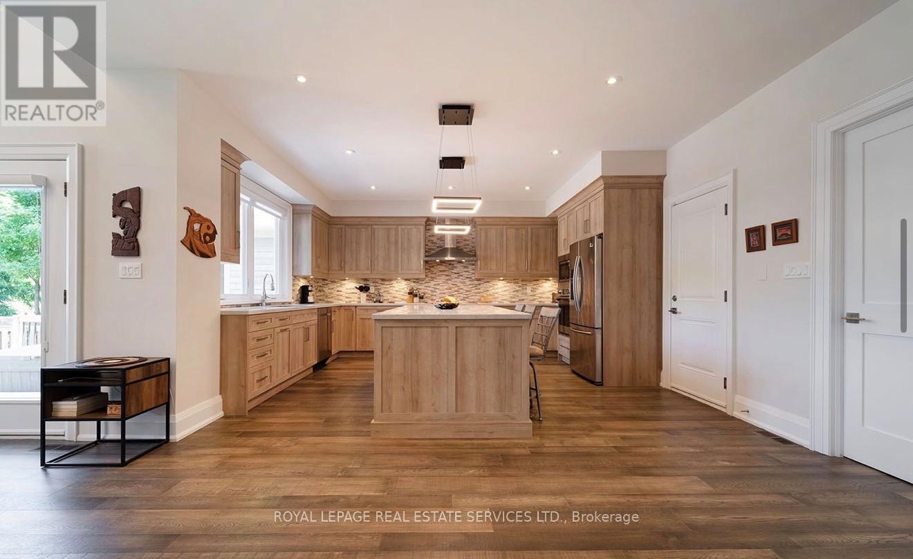 2163 Deyncourt Drive, Burlington (Brant), Ontario  L7R 1W2 - Photo 9 - W12925308