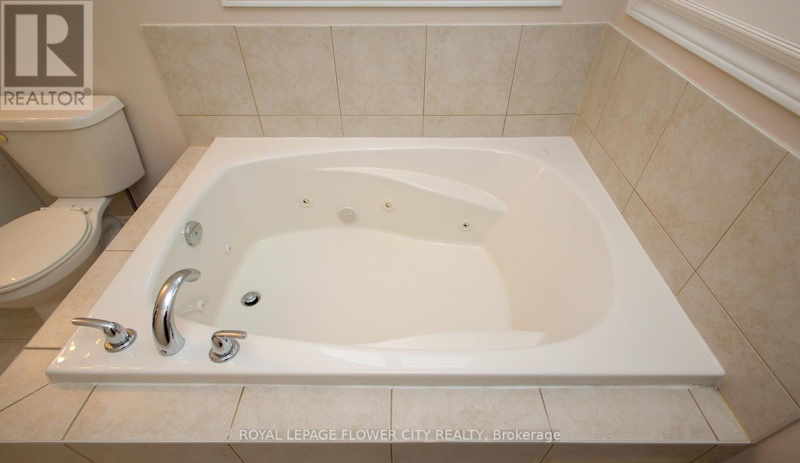 85 Daden Oaks Drive, Brampton (Bram East), Ontario  L6P 3R9 - Photo 35 - W12925322