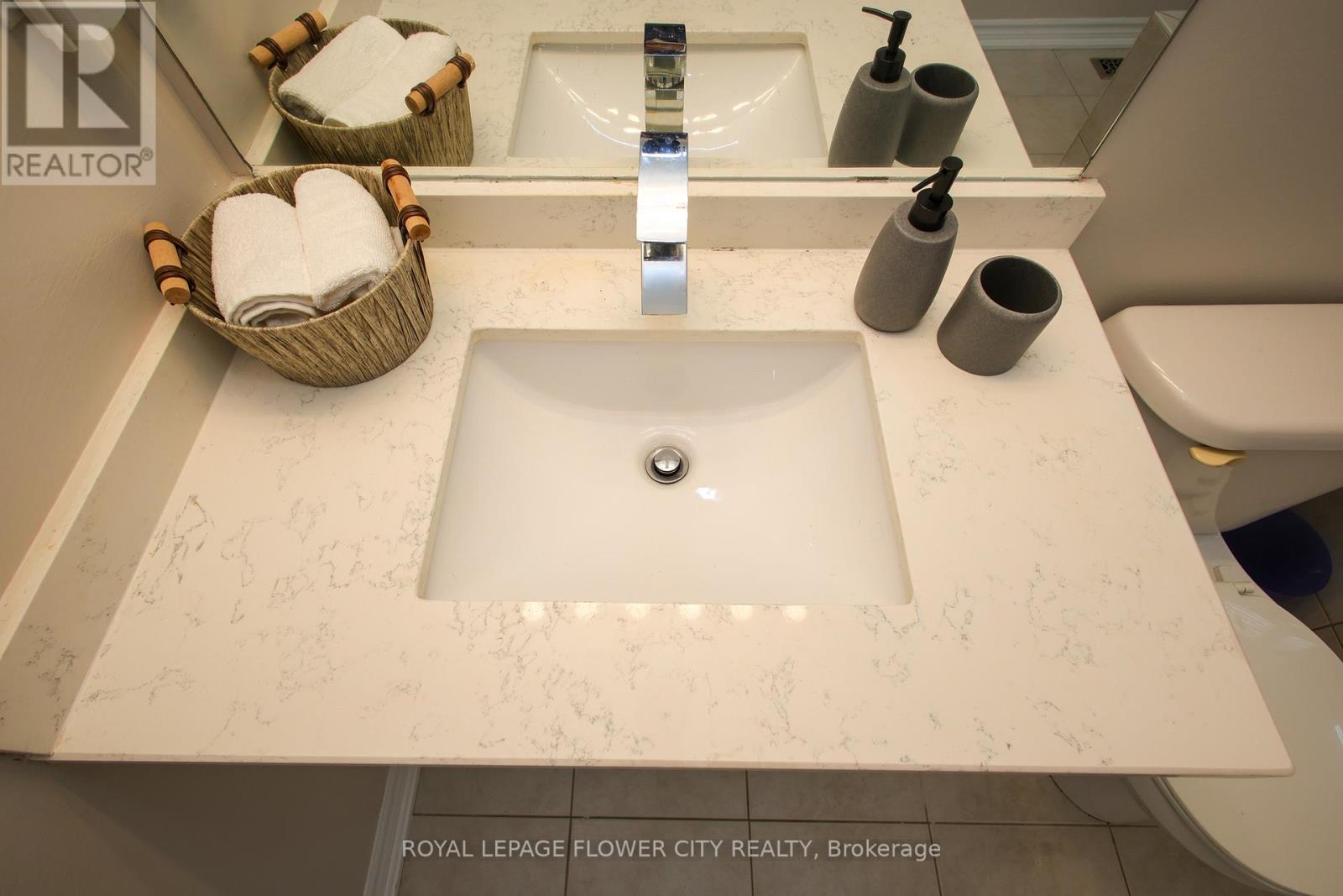 85 Daden Oaks Drive, Brampton (Bram East), Ontario  L6P 3R9 - Photo 36 - W12925322