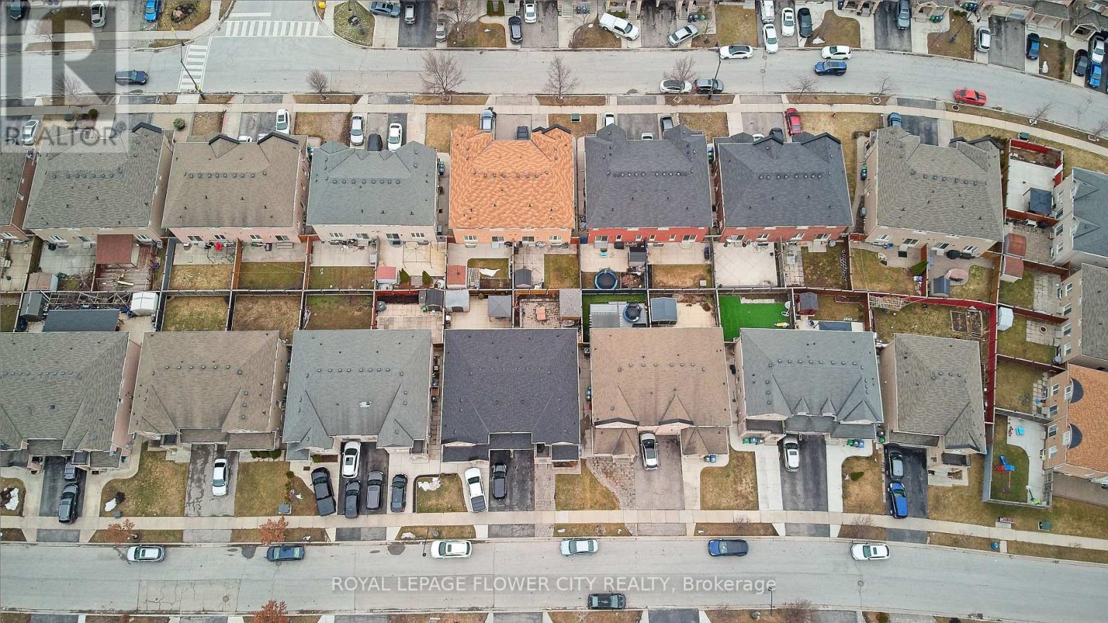 85 Daden Oaks Drive, Brampton (Bram East), Ontario  L6P 3R9 - Photo 6 - W12925322