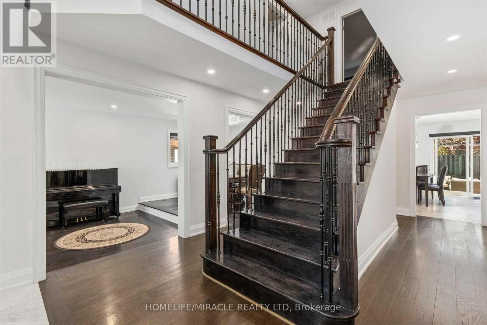 3148 The College Way, Mississauga, Ontario  L5L 4Z6 - Photo 3 - W12925342