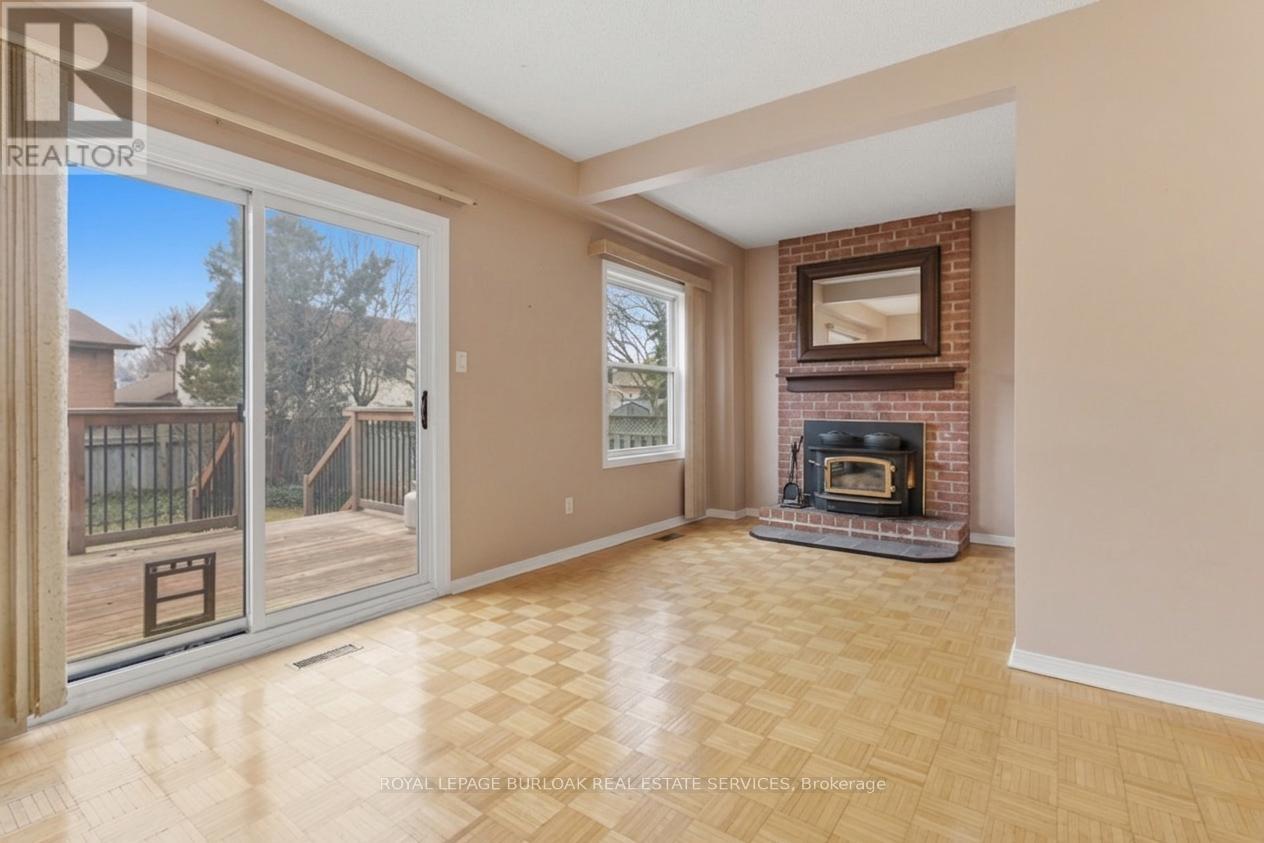 23 Garden Avenue, Brampton (Brampton West), Ontario  L6X 1M4 - Photo 10 - W12925350