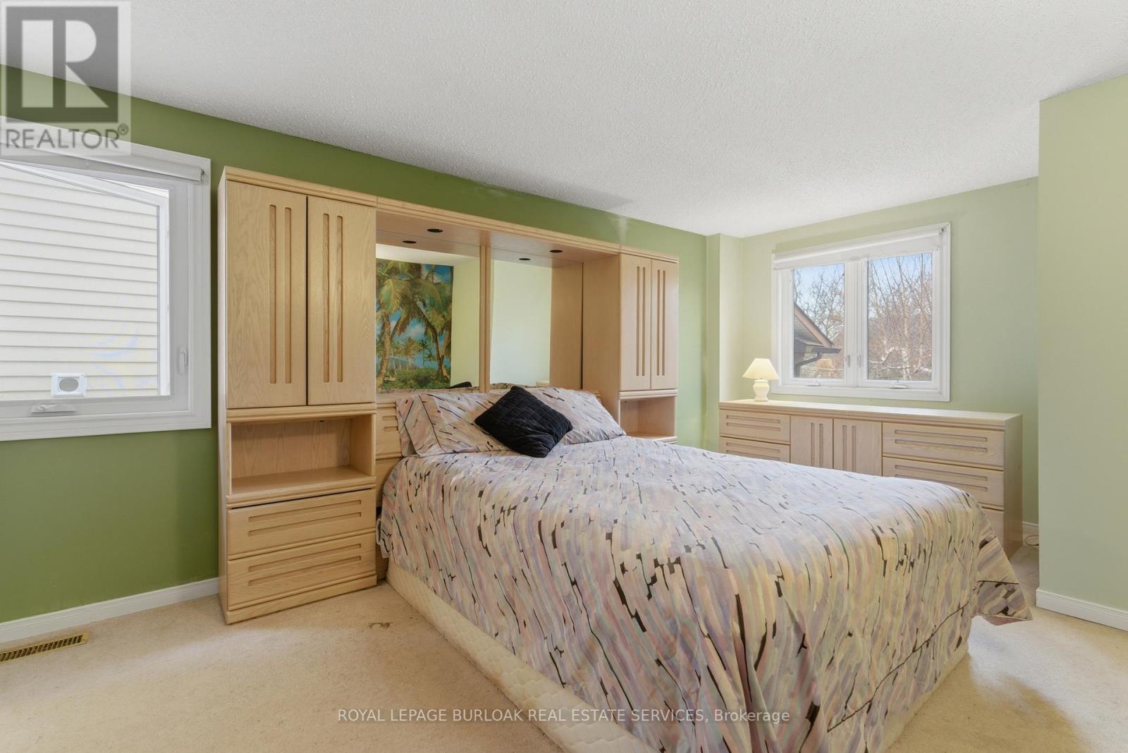 23 Garden Avenue, Brampton (Brampton West), Ontario  L6X 1M4 - Photo 13 - W12925350