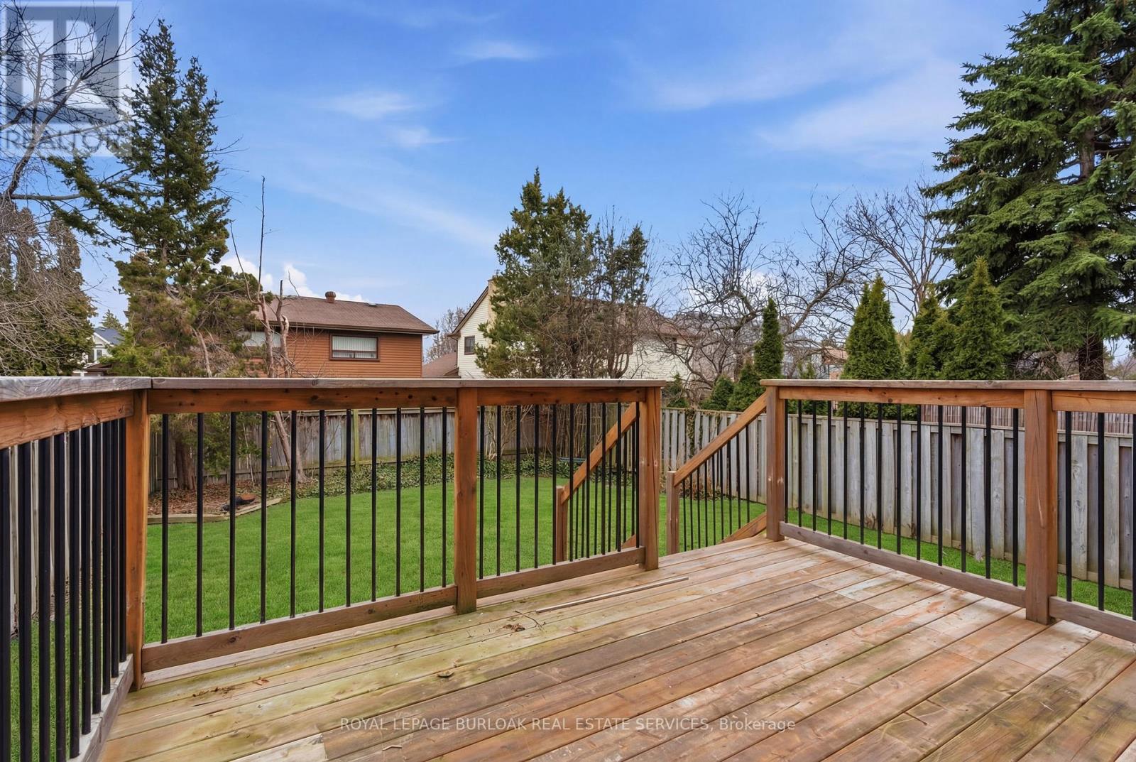 23 Garden Avenue, Brampton (Brampton West), Ontario  L6X 1M4 - Photo 31 - W12925350