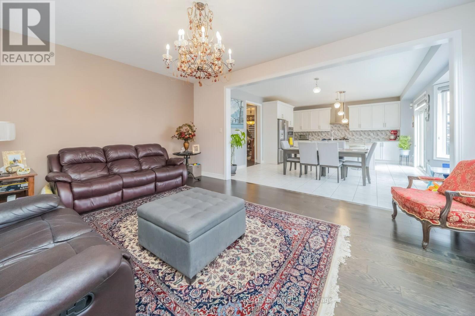 28 Truro Circle, Brampton, Ontario  L7A 4E5 - Photo 12 - W12925364