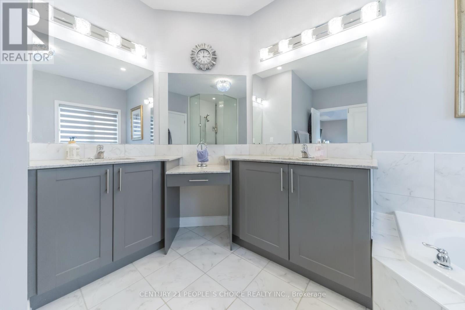 28 Truro Circle, Brampton, Ontario  L7A 4E5 - Photo 25 - W12925364