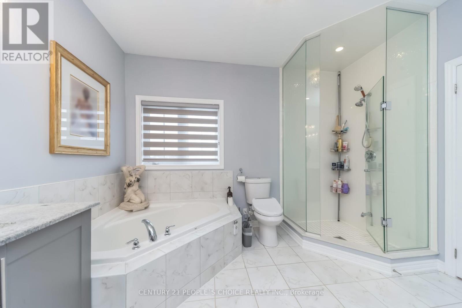 28 Truro Circle, Brampton, Ontario  L7A 4E5 - Photo 26 - W12925364