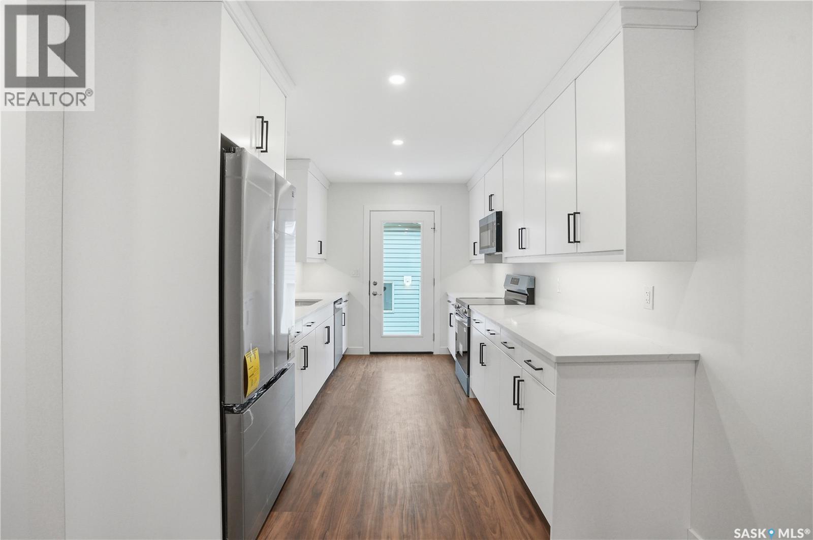 1218 G Avenue N, Saskatoon, Saskatchewan  S7L 2A4 - Photo 6 - SK031305