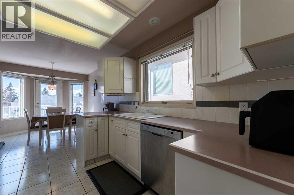 159 Sierra Morena Terrace Sw, Calgary, Alberta  T3H 3A2 - Photo 16 - A2288473