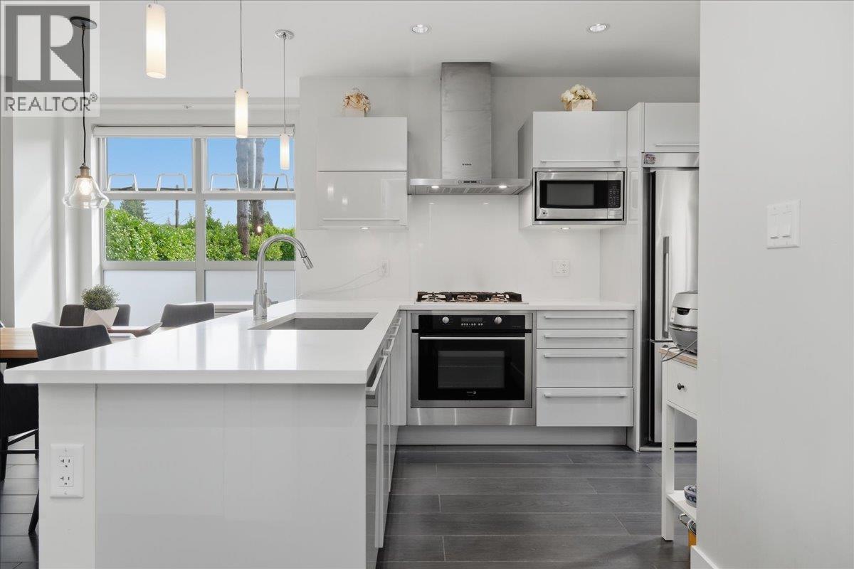 204 2388 Marine Drive, West Vancouver, British Columbia  V7V 1K8 - Photo 10 - R3103445