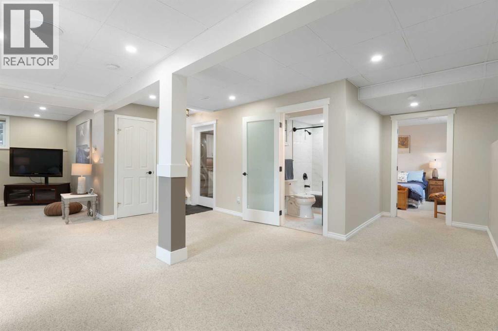 26 Bow Close, Cochrane, Alberta  T4C 1M9 - Photo 34 - A2289064