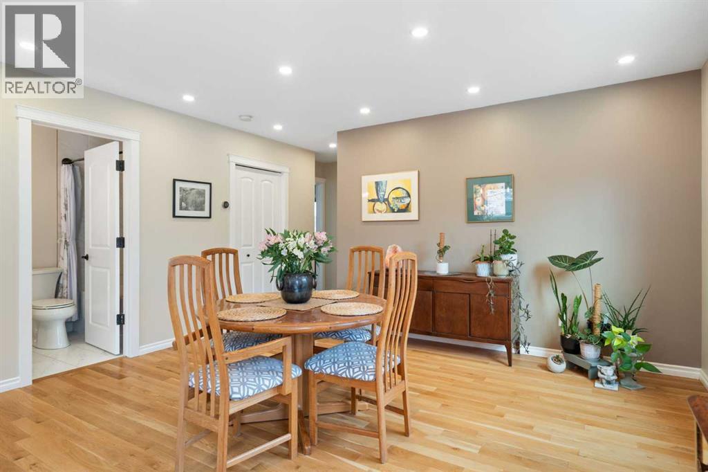 26 Bow Close, Cochrane, Alberta  T4C 1M9 - Photo 6 - A2289064