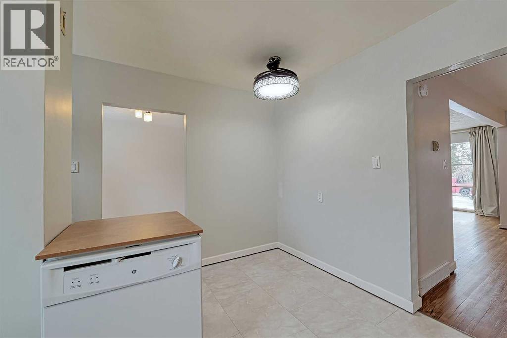 75 Wildwood Drive Sw, Calgary, Alberta  T3C 3C6 - Photo 14 - A2289179