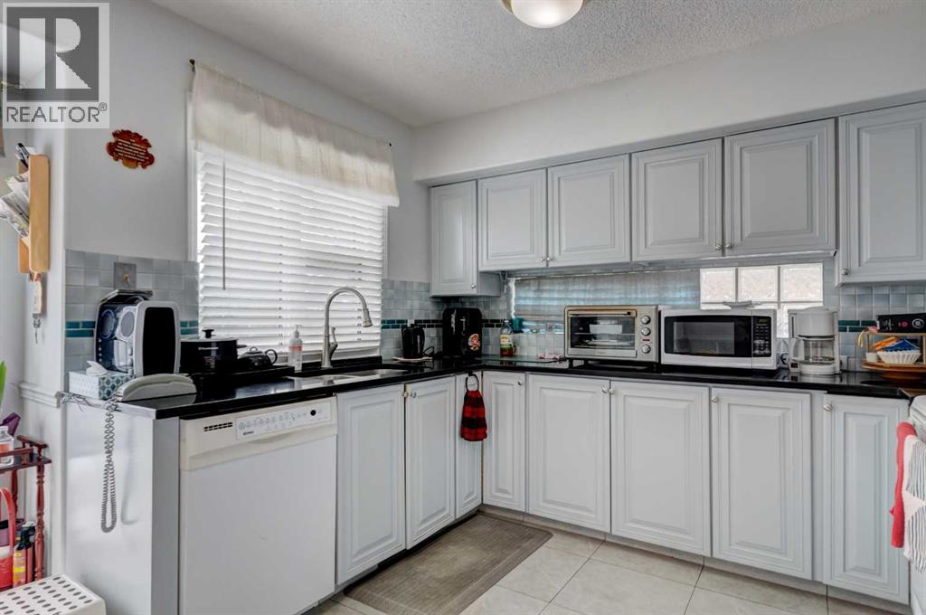 38 Millbank Hill Sw, Calgary, Alberta  T2Y 2Y9 - Photo 12 - A2294549