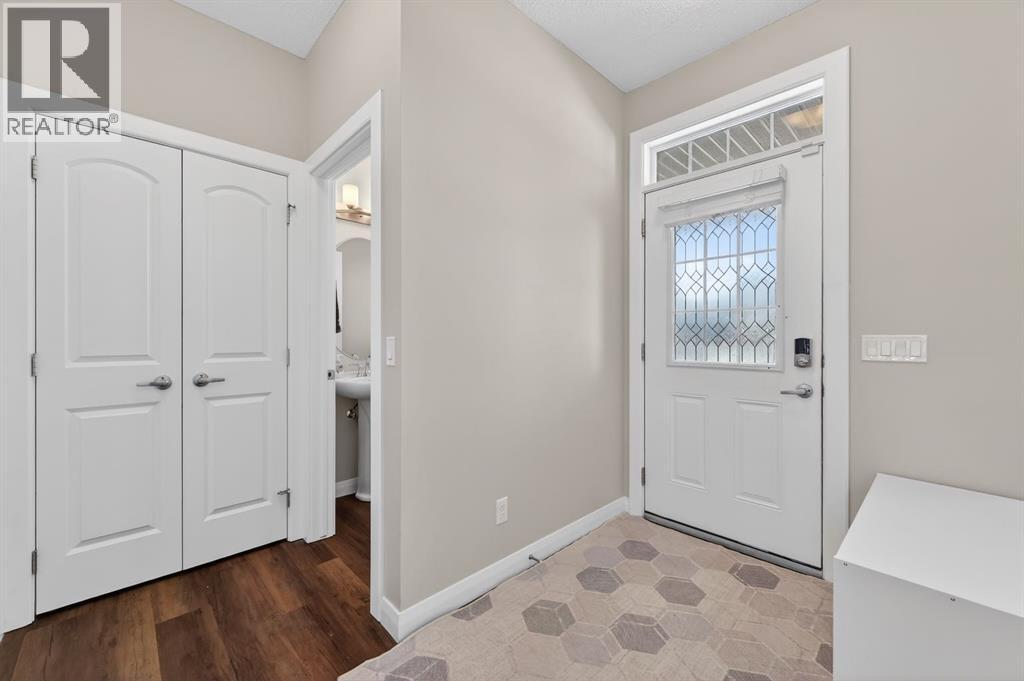 1350 Ravenswood Drive Se, Airdrie, Alberta  T4A 0P8 - Photo 4 - A2295513