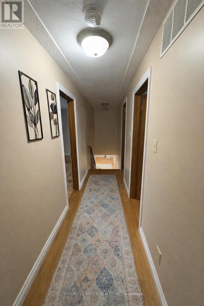 73 Owen Place, Hamilton (Greenford), Ontario  L8G 2H3 - Photo 11 - X12925124