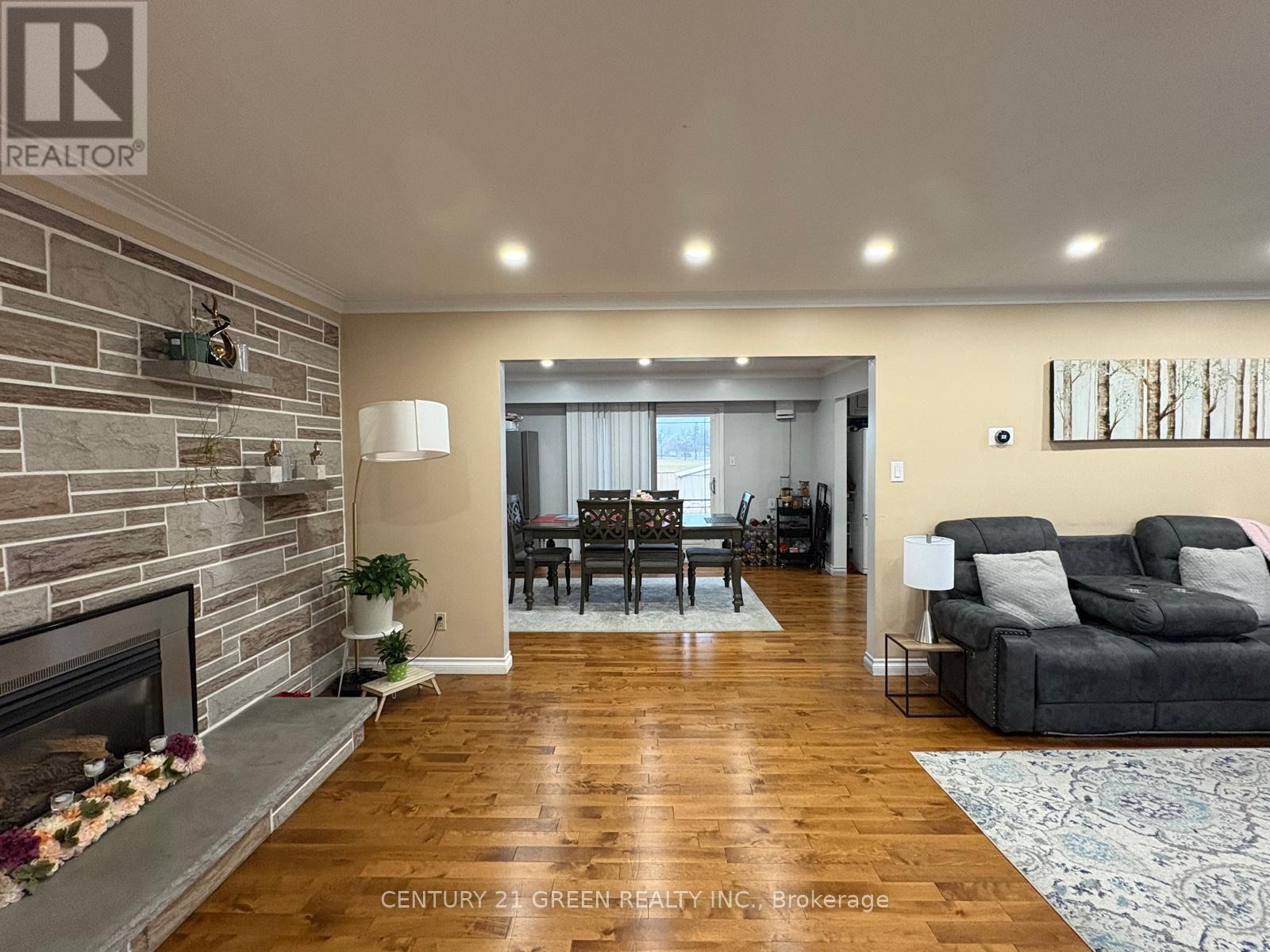 73 Owen Place, Hamilton (Greenford), Ontario  L8G 2H3 - Photo 7 - X12925124