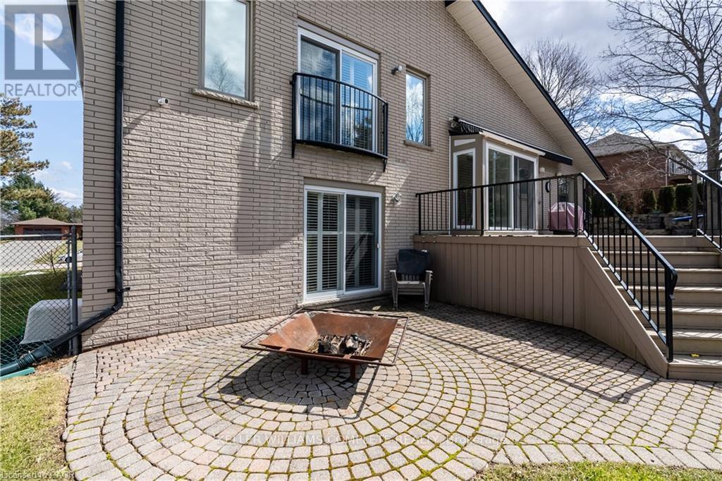 56 Kirby Avenue, Hamilton (Greensville), Ontario  L9H 6H7 - Photo 44 - X12925132