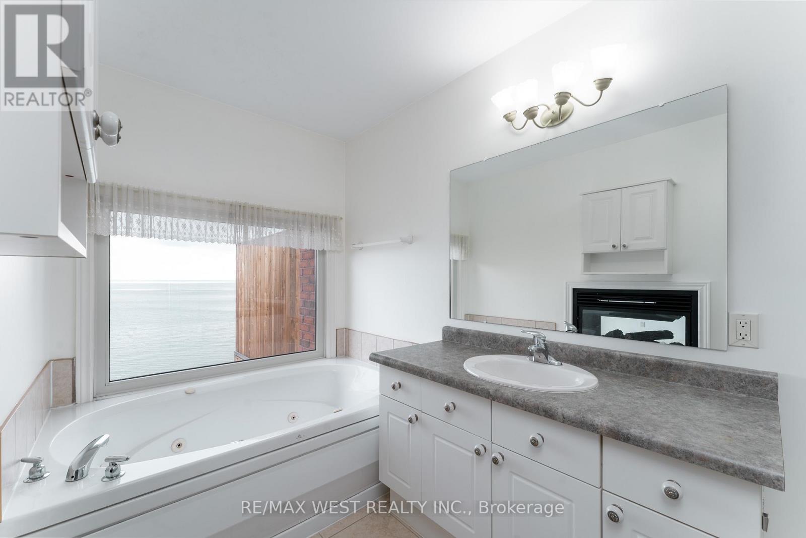 3 - 114 Brown Street, Norfolk, Ontario  N0A 1N7 - Photo 23 - X12925148