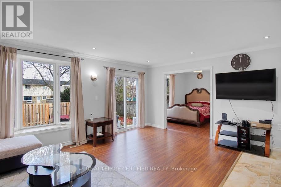 35 Trenholme Crescent, Hamilton, Ontario L8W 2L4 - Photo 16 - X12925258