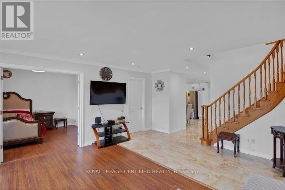 35 Trenholme Crescent, Hamilton, Ontario L8W 2L4 - Photo 19 - X12925258