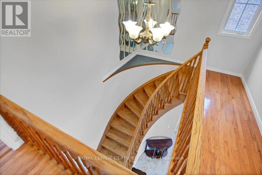 35 Trenholme Crescent, Hamilton, Ontario L8W 2L4 - Photo 21 - X12925258