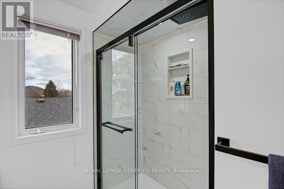 35 Trenholme Crescent, Hamilton, Ontario L8W 2L4 - Photo 26 - X12925258