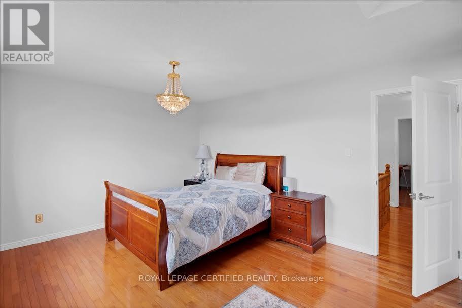 35 Trenholme Crescent, Hamilton, Ontario L8W 2L4 - Photo 28 - X12925258