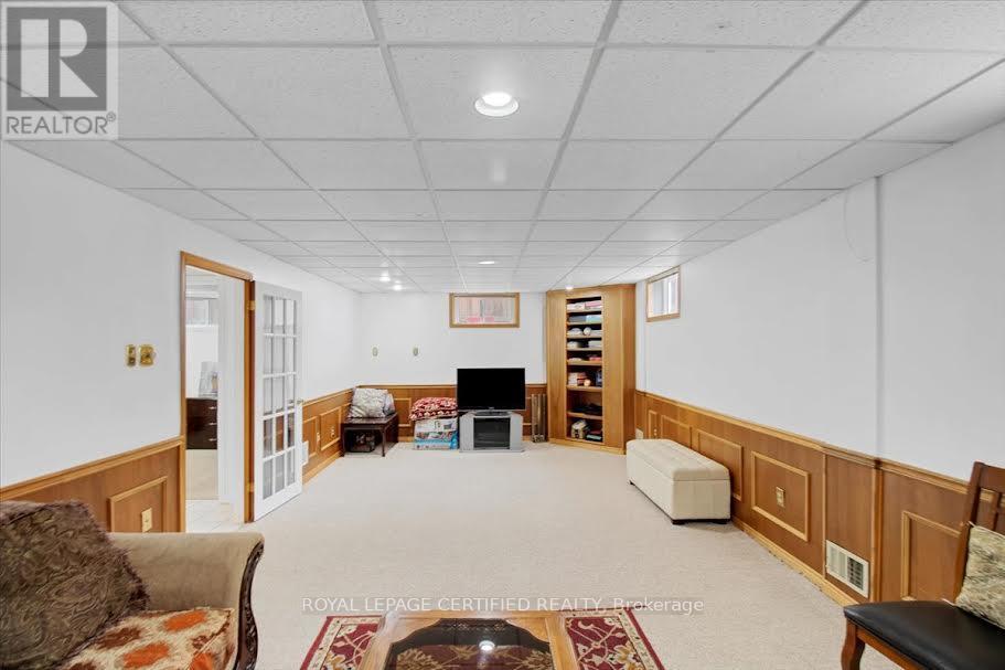 35 Trenholme Crescent, Hamilton, Ontario L8W 2L4 - Photo 37 - X12925258