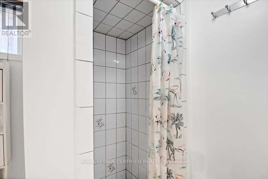 35 Trenholme Crescent, Hamilton, Ontario L8W 2L4 - Photo 43 - X12925258