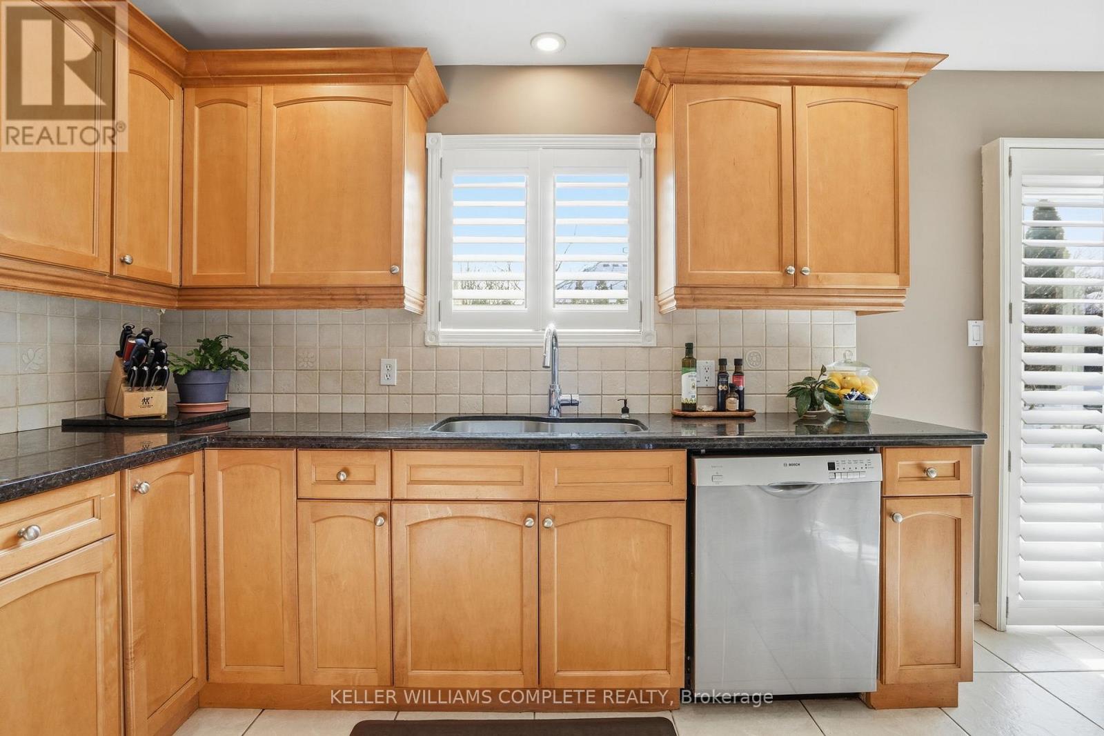 37 Southcreek Drive, Hamilton, Ontario  L9K 1M2 - Photo 10 - X12925278