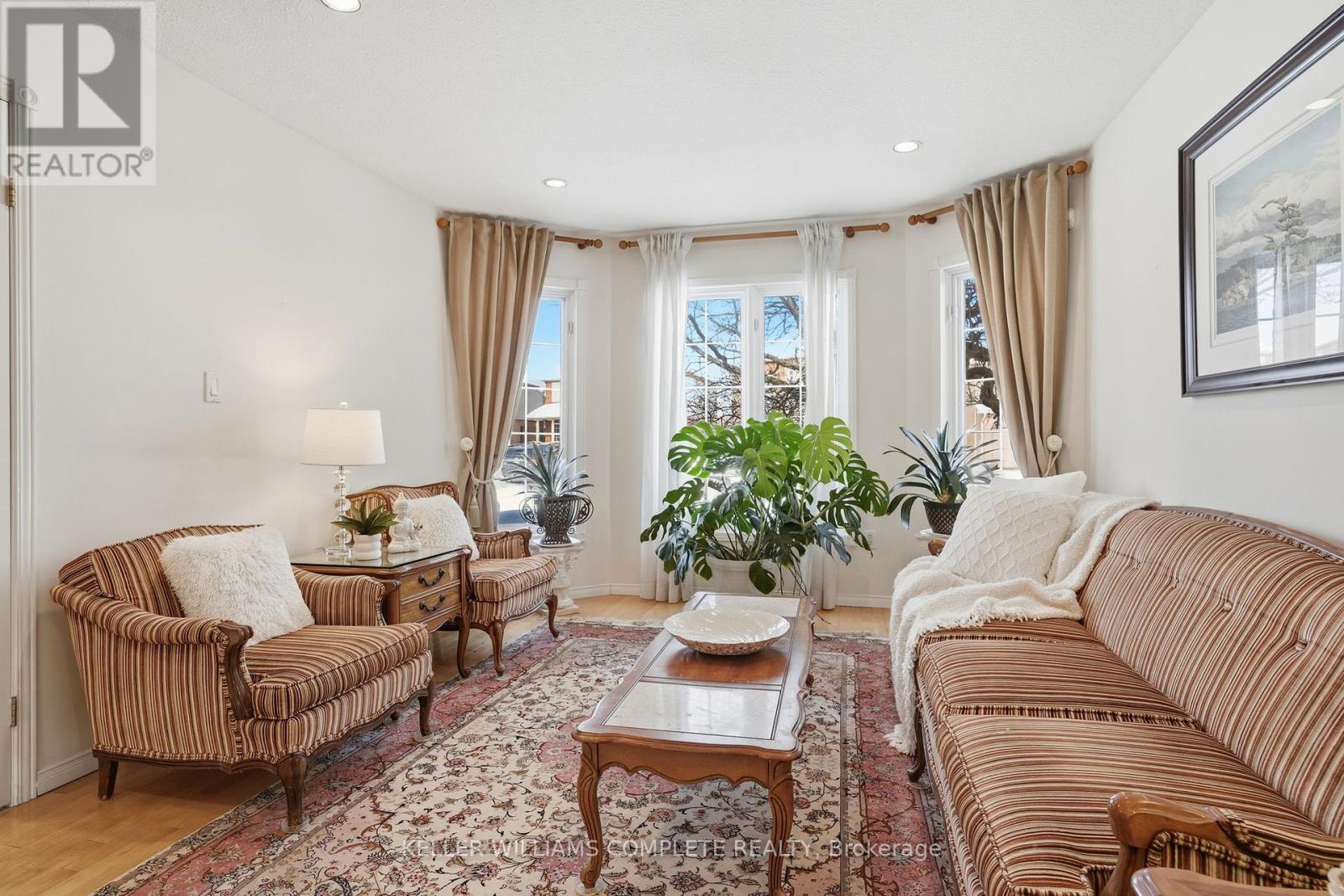 37 Southcreek Drive, Hamilton, Ontario  L9K 1M2 - Photo 6 - X12925278