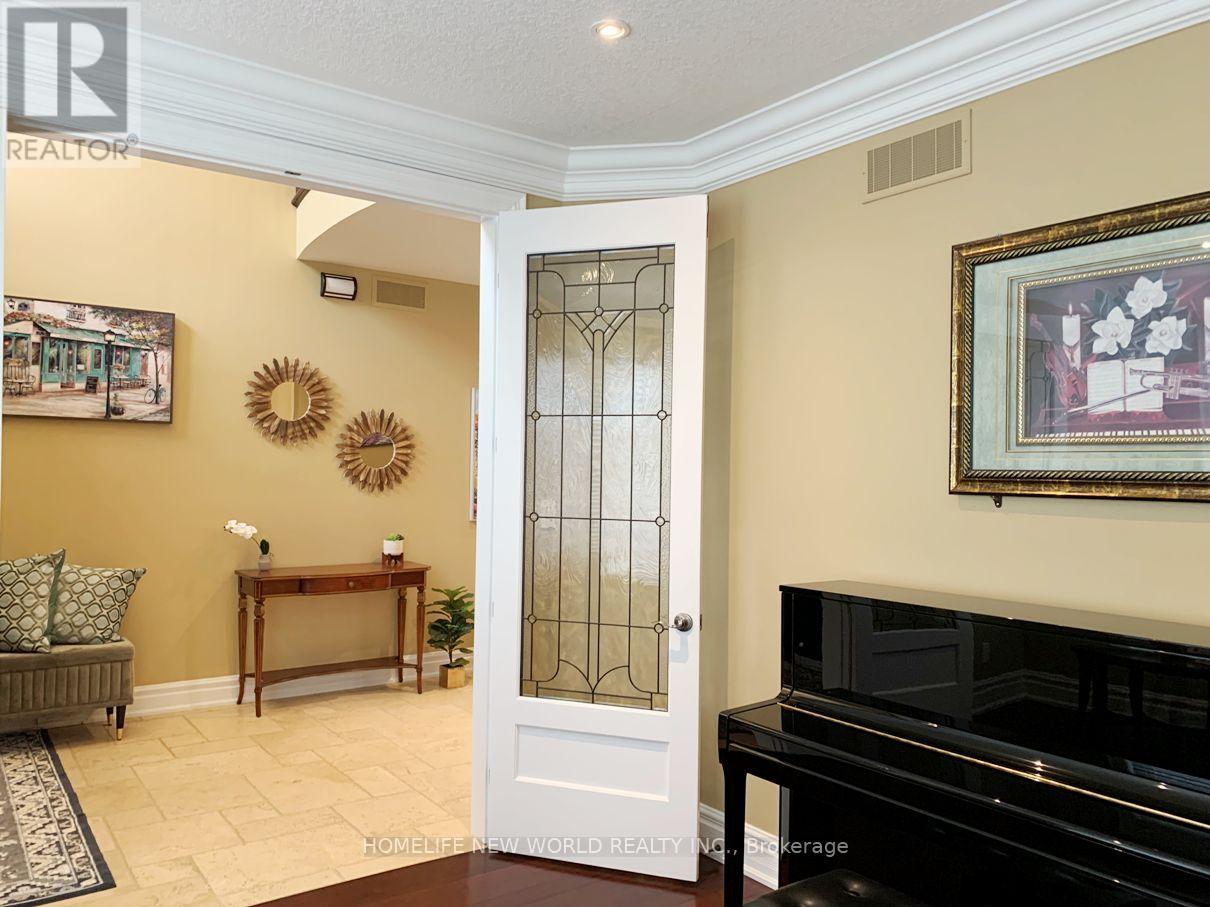 106 Paige Street, Kitchener, Ontario  N2K 4P6 - Photo 7 - X12925310