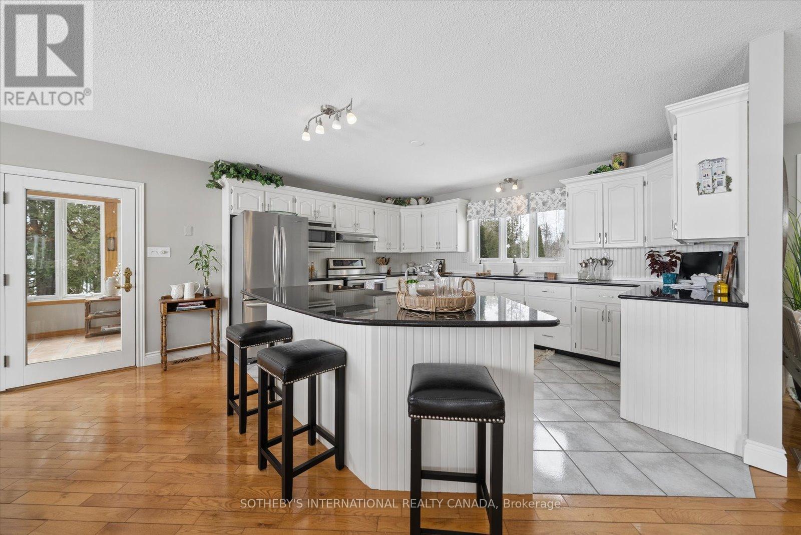 107 Stinsons Bay Road, Kawartha Lakes, Ontario  K0M 1N0 - Photo 28 - X12925360