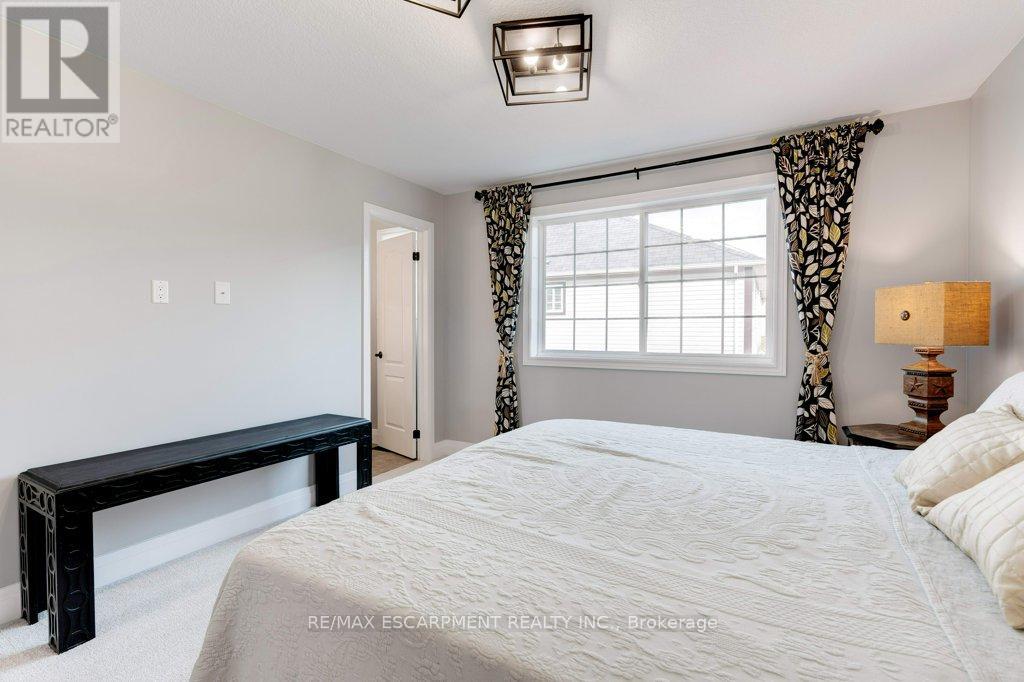 79 Browview Drive, Hamilton (Waterdown), Ontario  L8B 0R2 - Photo 21 - X12925370