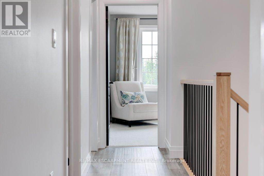 79 Browview Drive, Hamilton (Waterdown), Ontario  L8B 0R2 - Photo 28 - X12925370