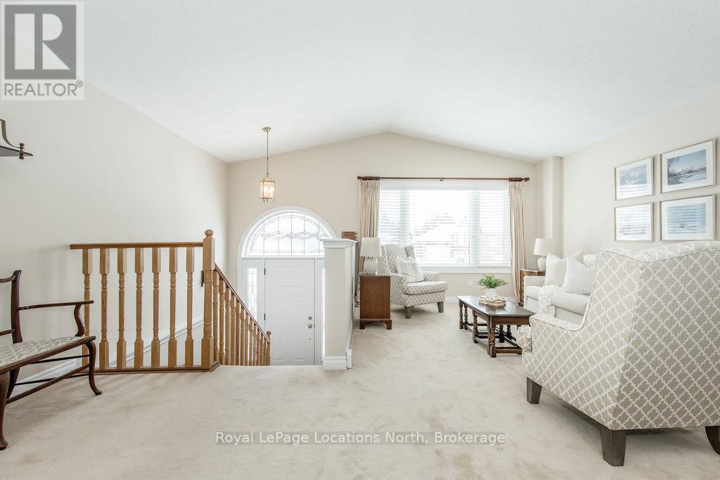 40 Fairway Crescent, Wasaga Beach, Ontario  L9Z 1B8 - Photo 6 - S12923984