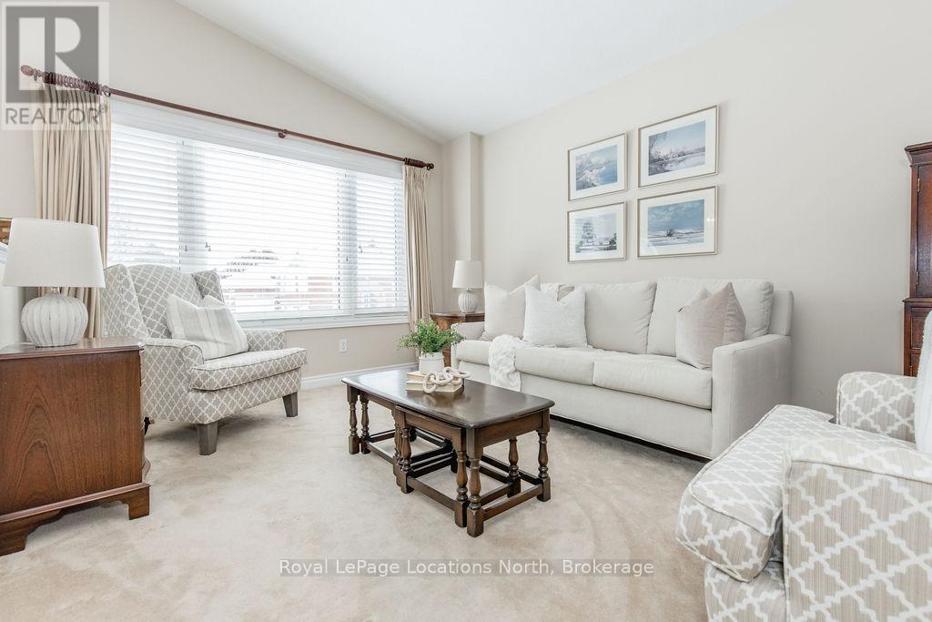 40 Fairway Crescent, Wasaga Beach, Ontario  L9Z 1B8 - Photo 2 - S12923984